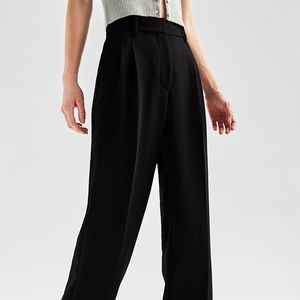 Black Aritzia Wilfred Effortless Pant